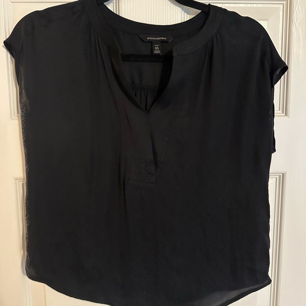 Banana Republic black snake pattern blouse XS